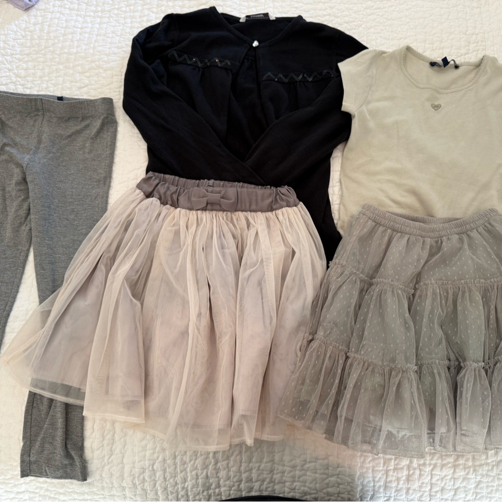 Bundle of Lili Gaufrette skirts tee legging & 3 Pommes cardigan set